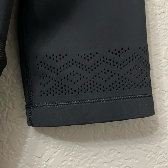 Ivivva black pullover size 14 girls - Picture 2 of 11